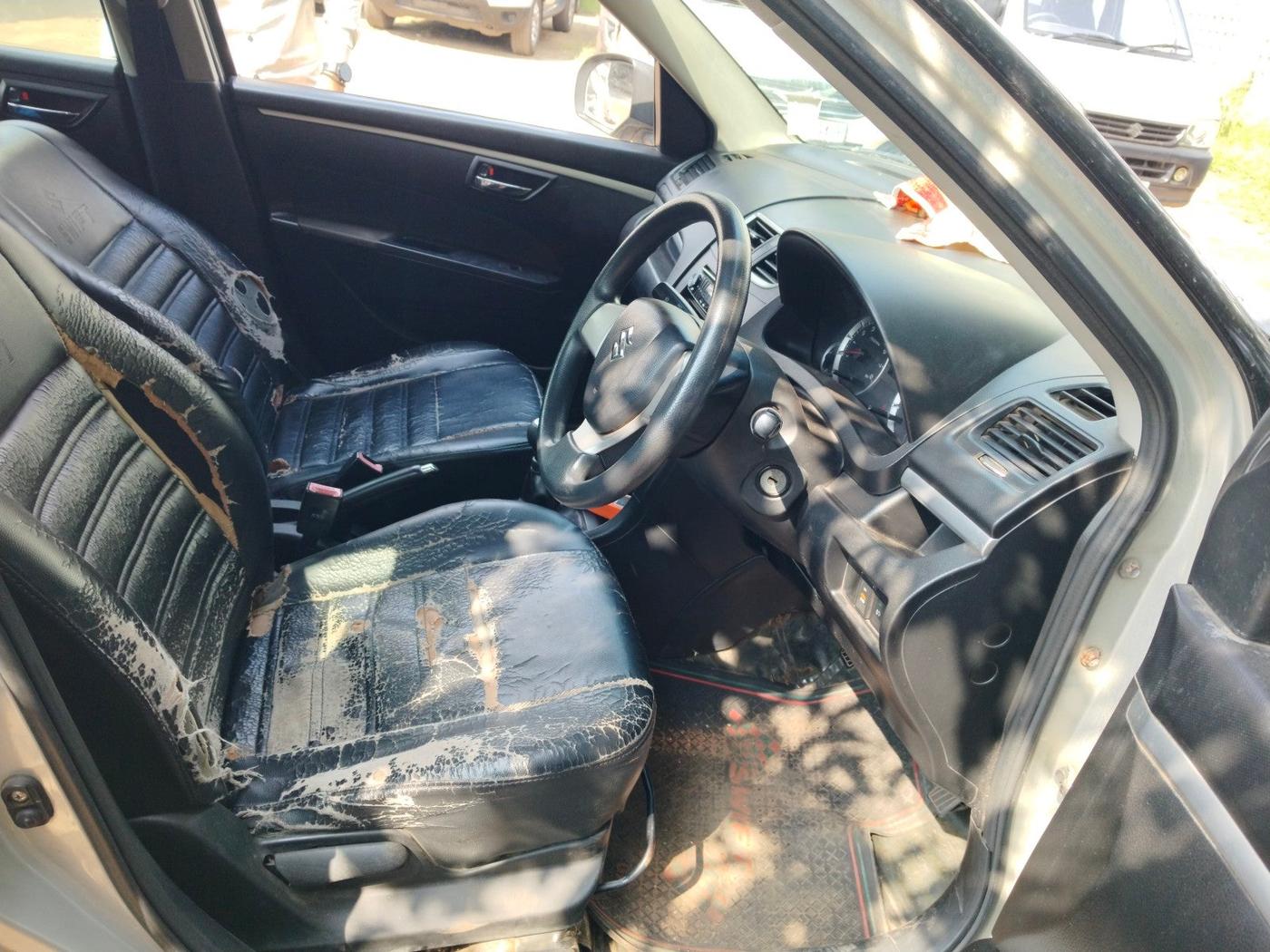 2011 Maruti Swift VXI, Petrol, Manual, 1,35,304 km, interior