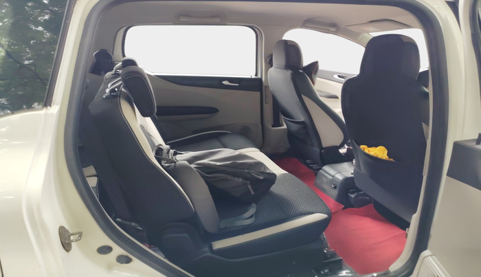 2021 Renault TRIBER RXZ, Petrol, Manual, 46,123 km, interior