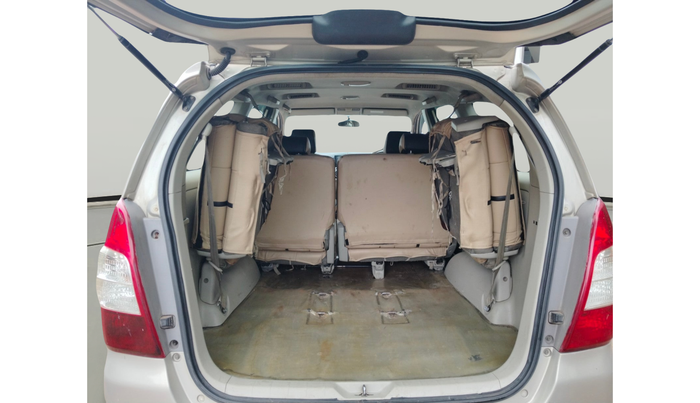 2013 Toyota Innova 2.5 GX 8 STR, Diesel, Manual, 2,67,925 km, exterior