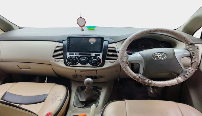 2013 Toyota Innova 2.5 GX 8 STR, Diesel, Manual, 2,67,925 km, interior