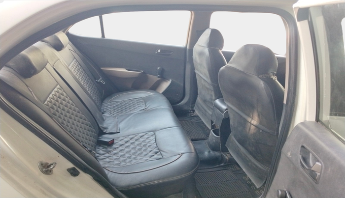 2017 Hyundai Xcent BASE ABS 1.1, Diesel, Manual, 1,64,156 km, interior