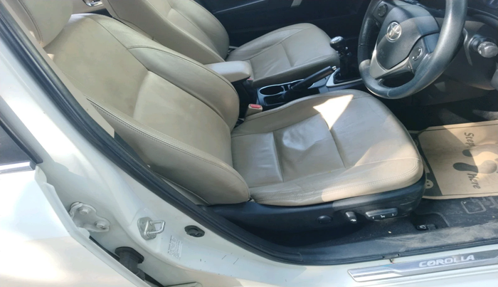 2016 Toyota Corolla Altis GL PETROL, Petrol, Manual, 1,11,769 km, interior