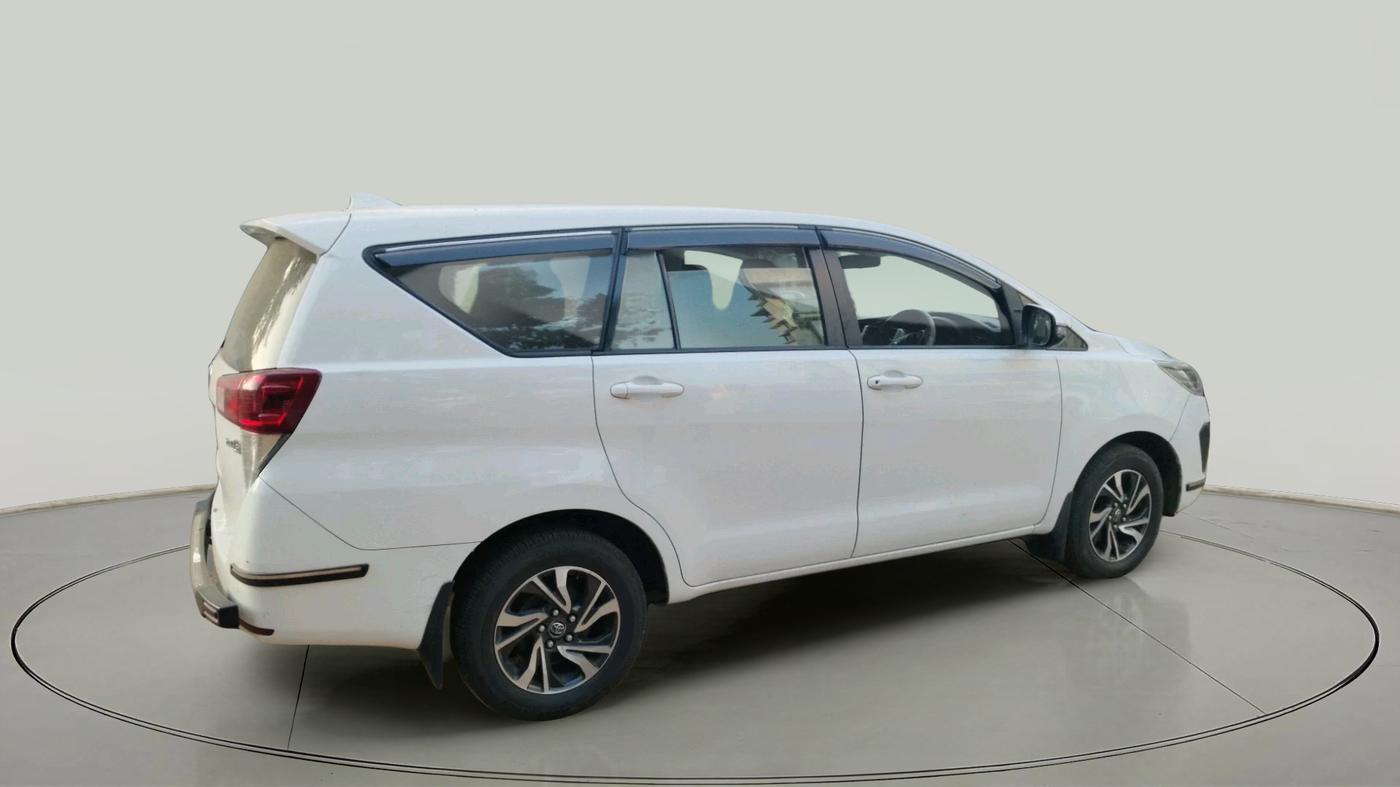 2021 Toyota Innova Crysta 2.4 G 8 STR, Diesel, Manual, 1,37,766 km, exterior