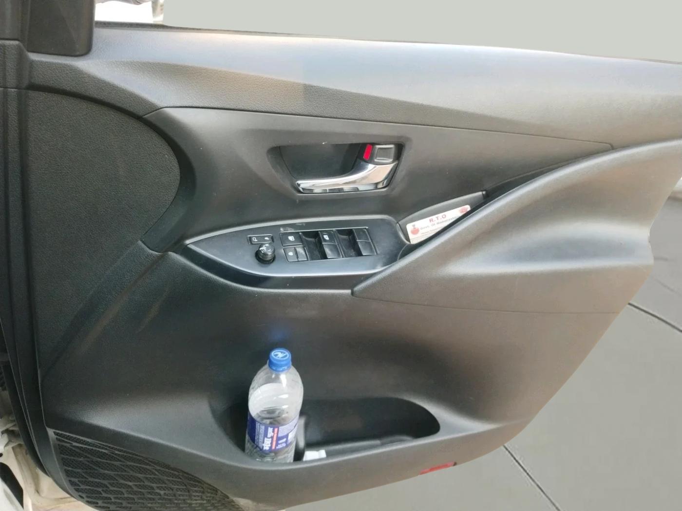 2021 Toyota Innova Crysta 2.4 G 8 STR, Diesel, Manual, 1,37,766 km, interior