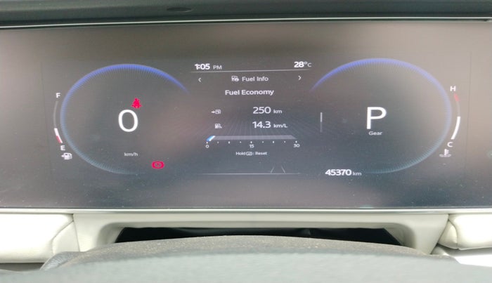 2022 Mahindra XUV700 AX 7 LUXURY D AT 7 STR, Diesel, Automatic, 45,370 km, interior
