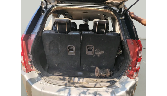 2011 Mahindra XUV500 W8, Diesel, Manual, 2,09,373 km, exterior