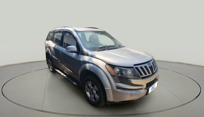 2011 Mahindra XUV500 W8, Diesel, Manual, 2,09,373 km, exterior