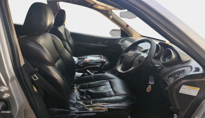2011 Mahindra XUV500 W8, Diesel, Manual, 2,09,373 km, interior