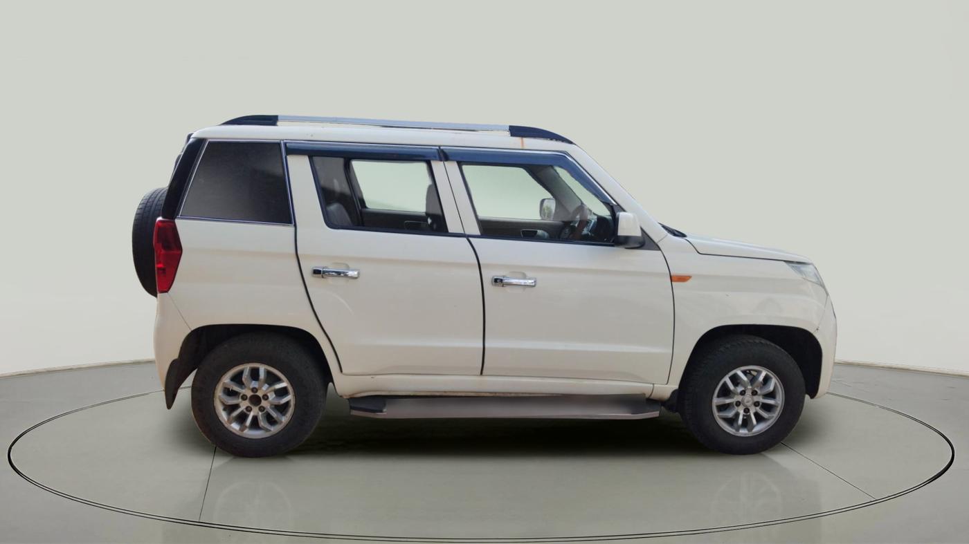 2016 Mahindra TUV300 T8, Diesel, Manual, 1,17,643 km, exterior