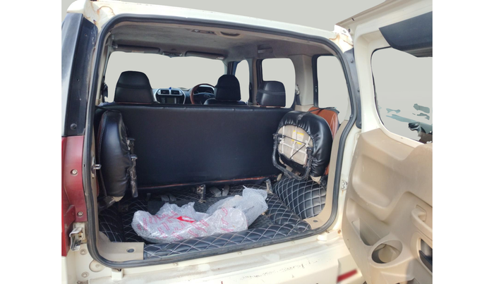 2016 Mahindra TUV300 T8, Diesel, Manual, 1,17,643 km, exterior