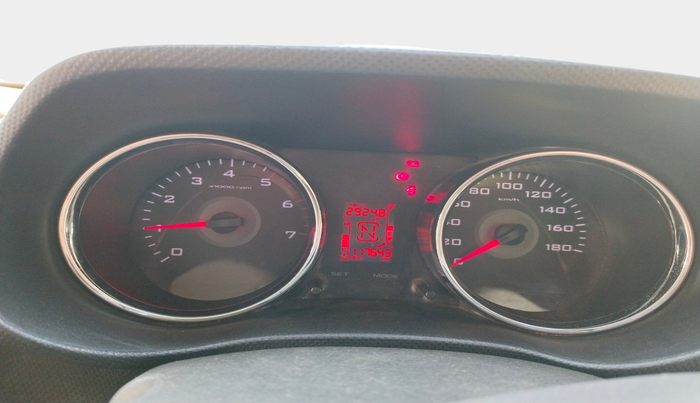 2016 Mahindra TUV300 T8, Diesel, Manual, 1,17,643 km, interior