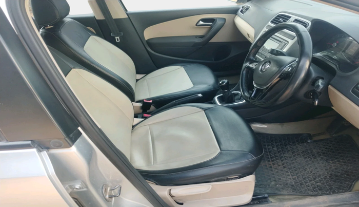 2014 Volkswagen Polo HIGHLINE1.2L, Petrol, Manual, 40,569 km, interior