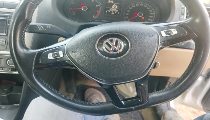 2014 Volkswagen Polo HIGHLINE1.2L, Petrol, Manual, 40,569 km, interior