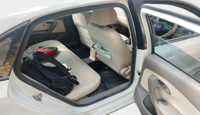 2012 Volkswagen Vento HIGHLINE DIESEL 1.6, Diesel, Manual, 1,93,365 km, interior