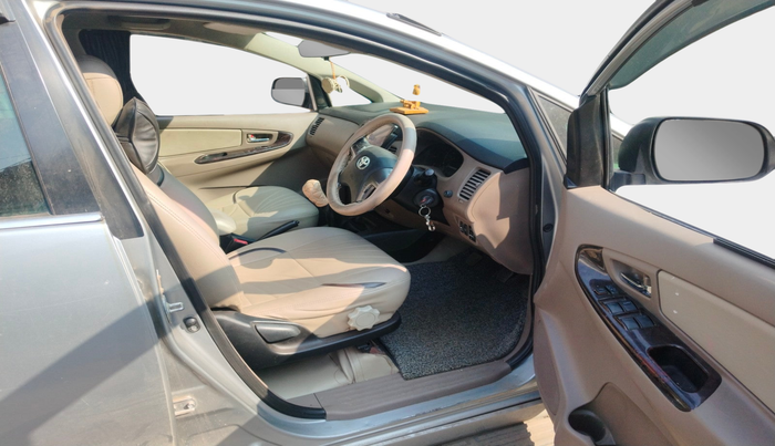 2015 Toyota Innova 2.5 VX 7 STR, Diesel, Manual, 2,05,286 km, interior