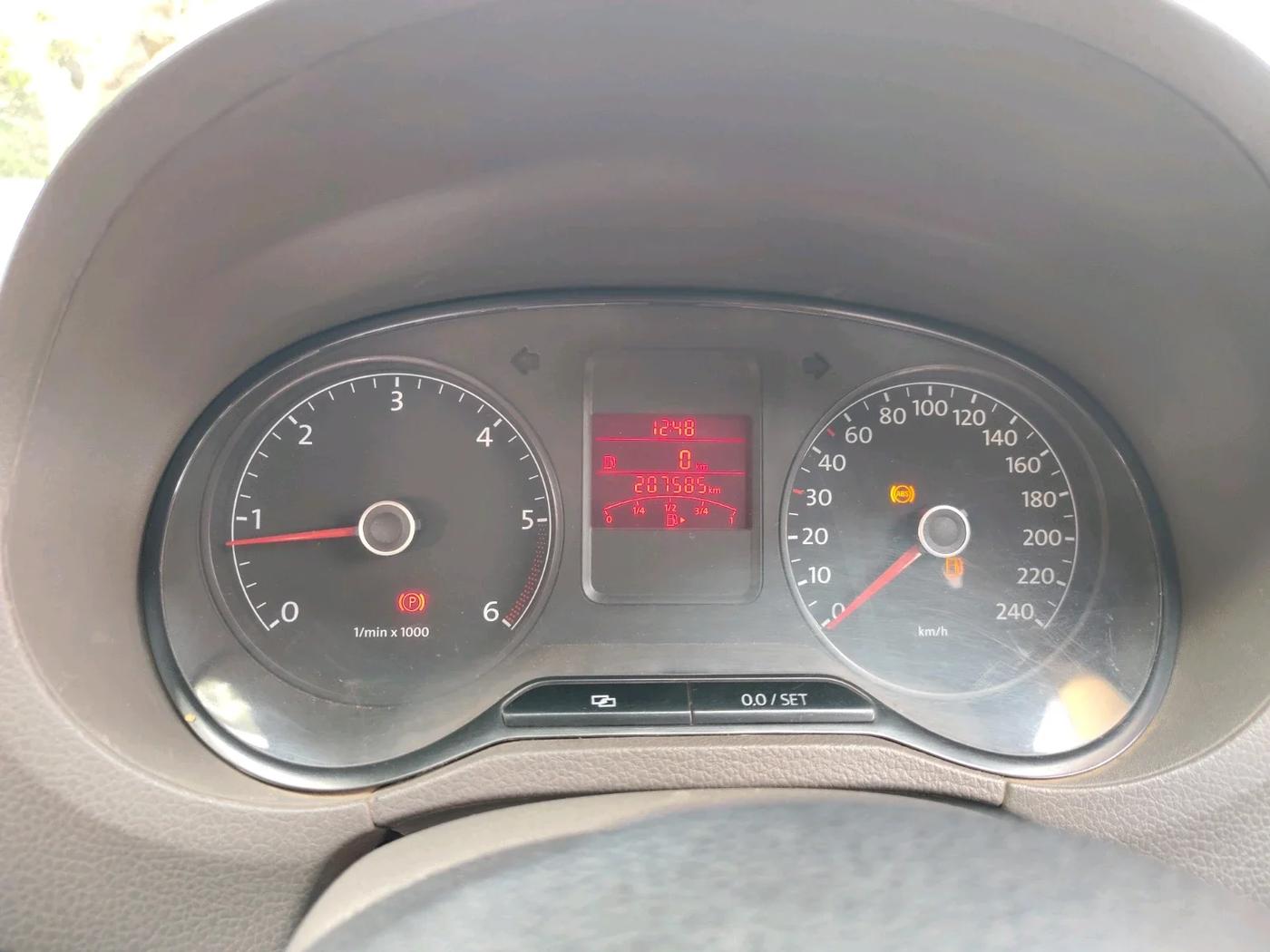 2011 Volkswagen Vento HIGHLINE DIESEL 1.6, Diesel, Manual, 2,07,585 km, interior