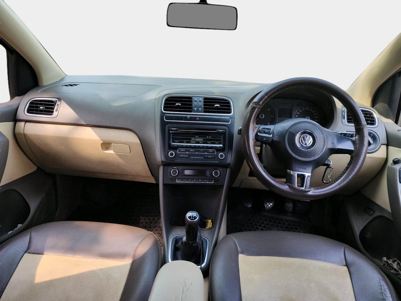 2011 Volkswagen Vento HIGHLINE DIESEL 1.6, Diesel, Manual, 2,07,585 km, interior