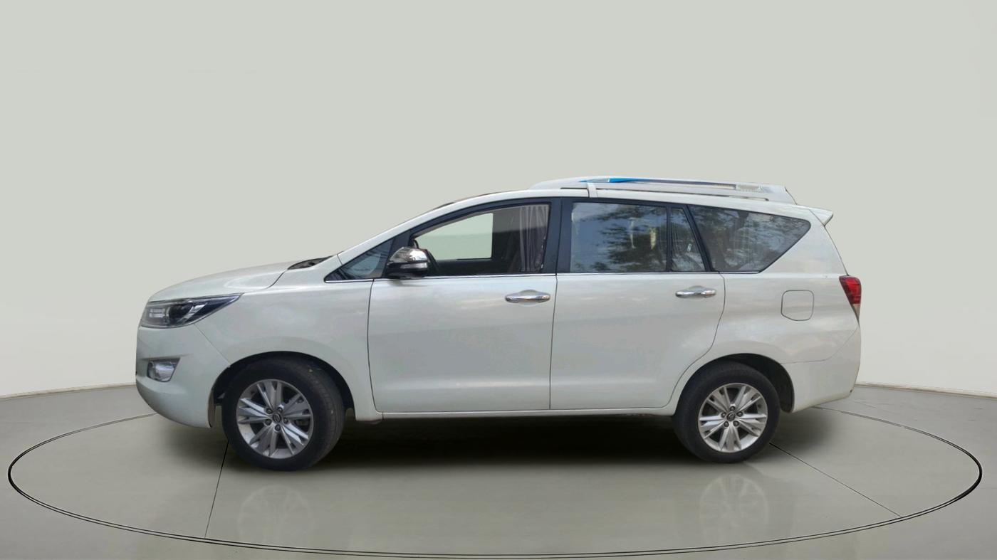2016 Toyota Innova Crysta 2.8 ZX AT 7 STR, Diesel, Automatic, 2,54,095 km, exterior