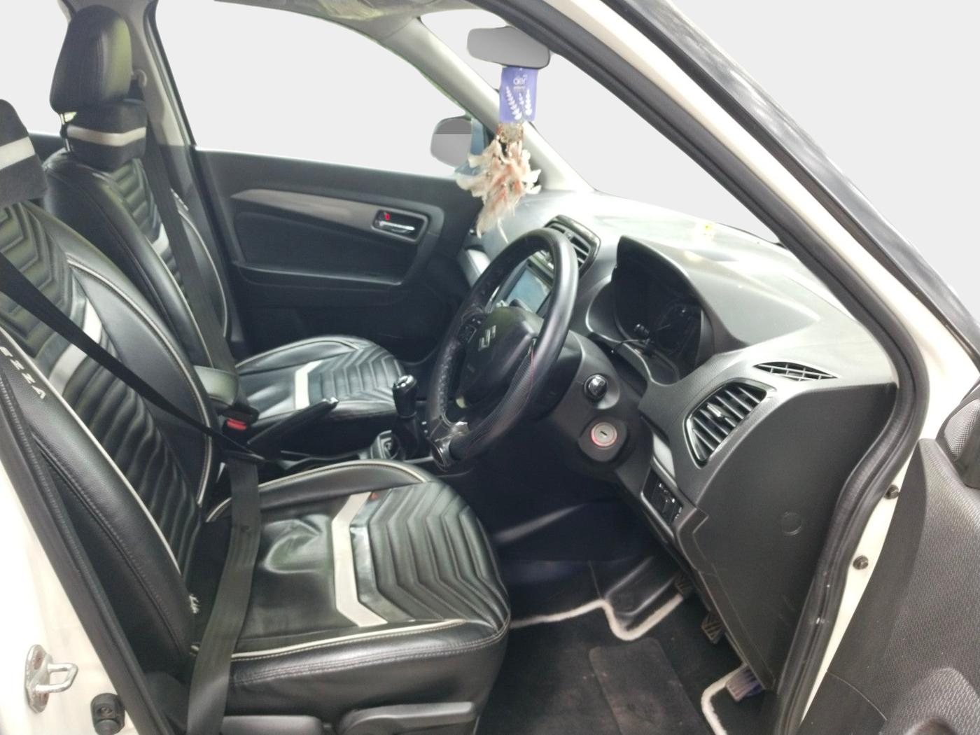 2019 Maruti Vitara Brezza ZDI, Diesel, Manual, 1,42,000 km, interior