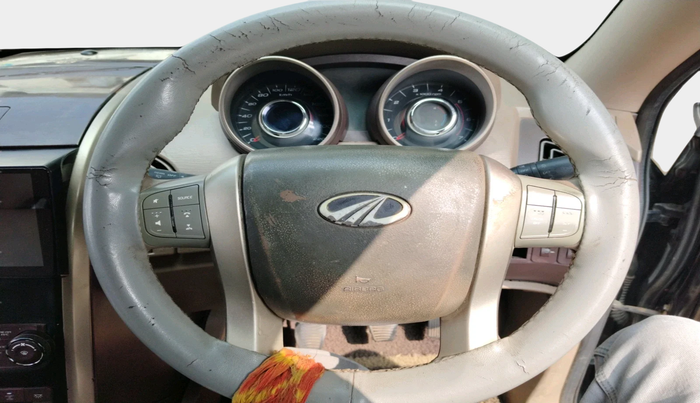 2012 Mahindra XUV500 W6, Diesel, Manual, 1,27,647 km, interior