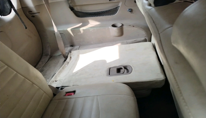 2012 Mahindra XUV500 W6, Diesel, Manual, 1,27,647 km, interior