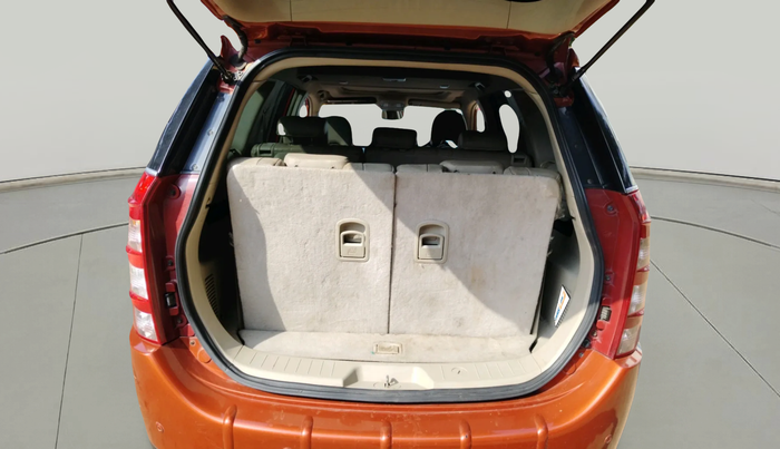 2015 Mahindra XUV500 W10, Diesel, Manual, 1,02,500 km, exterior