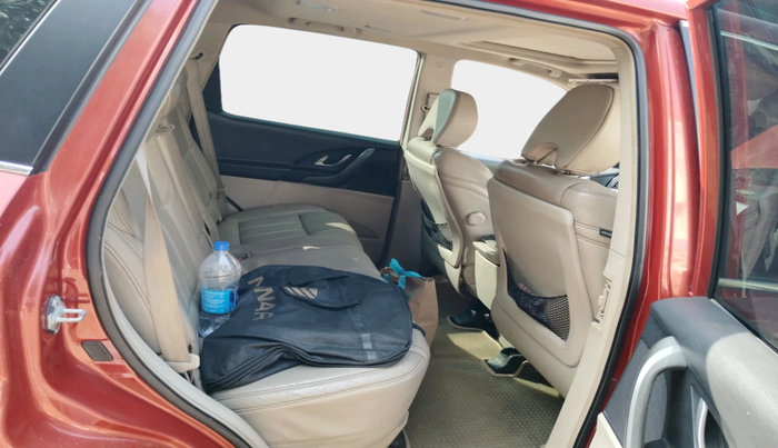 2015 Mahindra XUV500 W10, Diesel, Manual, 1,02,500 km, interior
