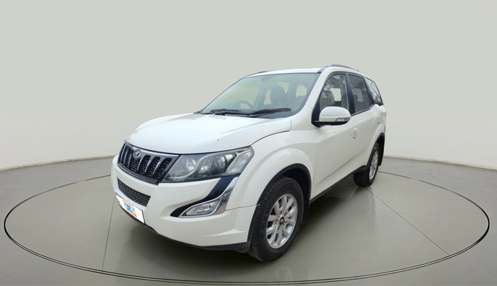 2015 Mahindra XUV500 W10, Diesel, Manual, 1,08,787 km, exterior