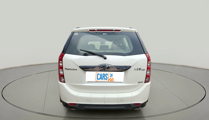 2015 Mahindra XUV500 W10, Diesel, Manual, 1,08,787 km, exterior