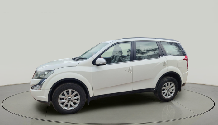 2015 Mahindra XUV500 W10, Diesel, Manual, 1,08,787 km, exterior