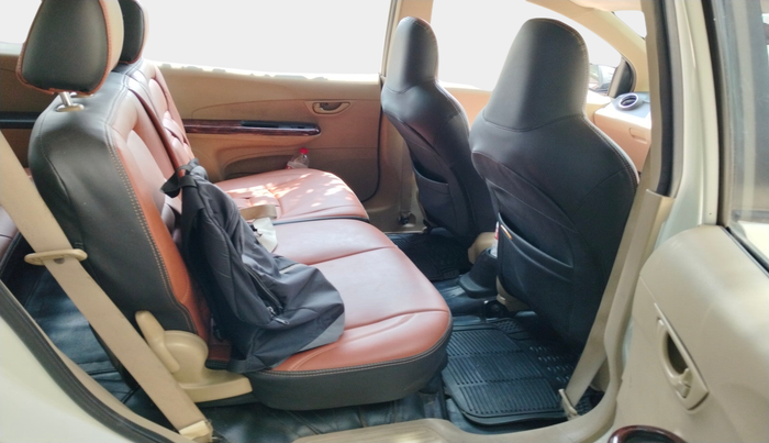 2015 Honda Mobilio 1.5L I-VTEC S, Petrol, Manual, 1,16,248 km, interior