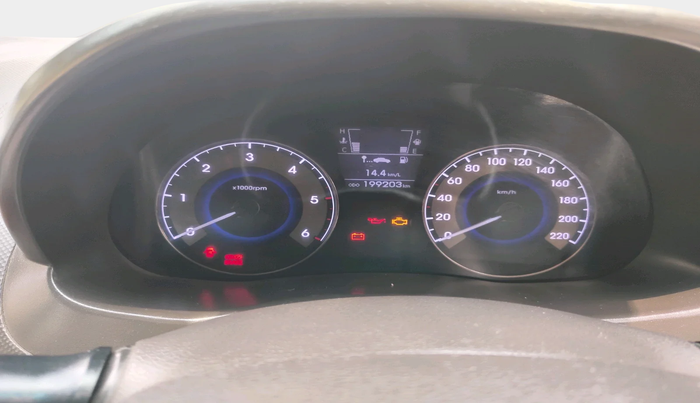 2013 Hyundai Verna FLUIDIC 1.6 CRDI SX, Diesel, Manual, 1,99,203 km, interior