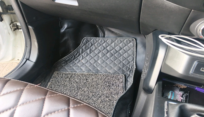 2022 Renault Kiger RXT MT, Petrol, Manual, 56,018 km, interior