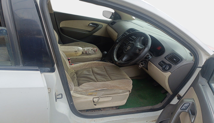 2013 Volkswagen Vento TRENDLINE DIESEL 1.6, Diesel, Manual, 1,13,653 km, interior
