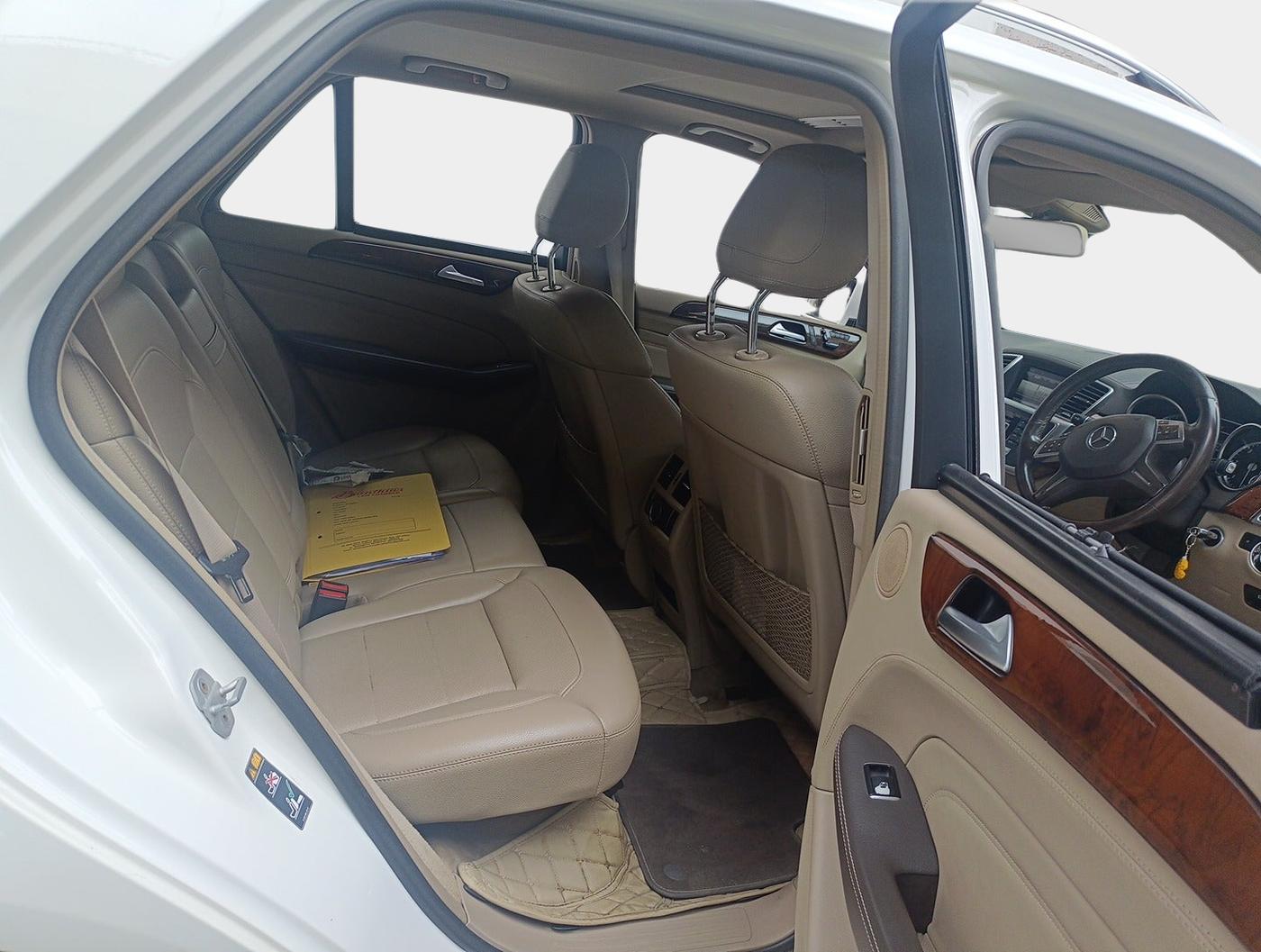 2014 Mercedes Benz Ml Class 350 CDI, Diesel, Automatic, 90,000 km, interior