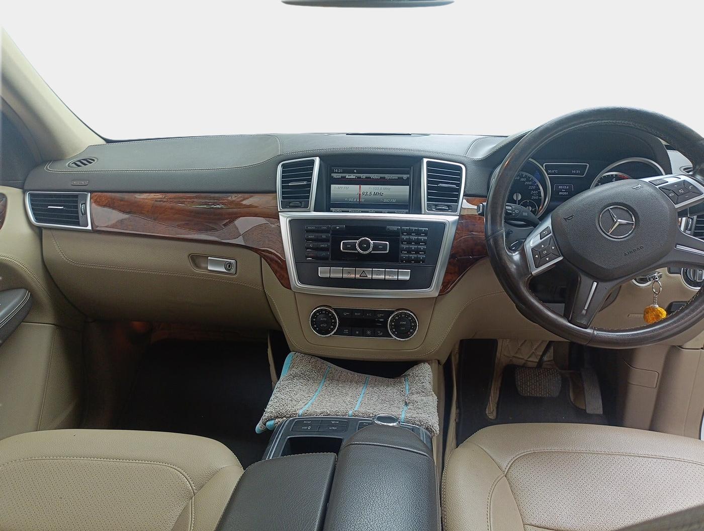 2014 Mercedes Benz Ml Class 350 CDI, Diesel, Automatic, 90,000 km, interior
