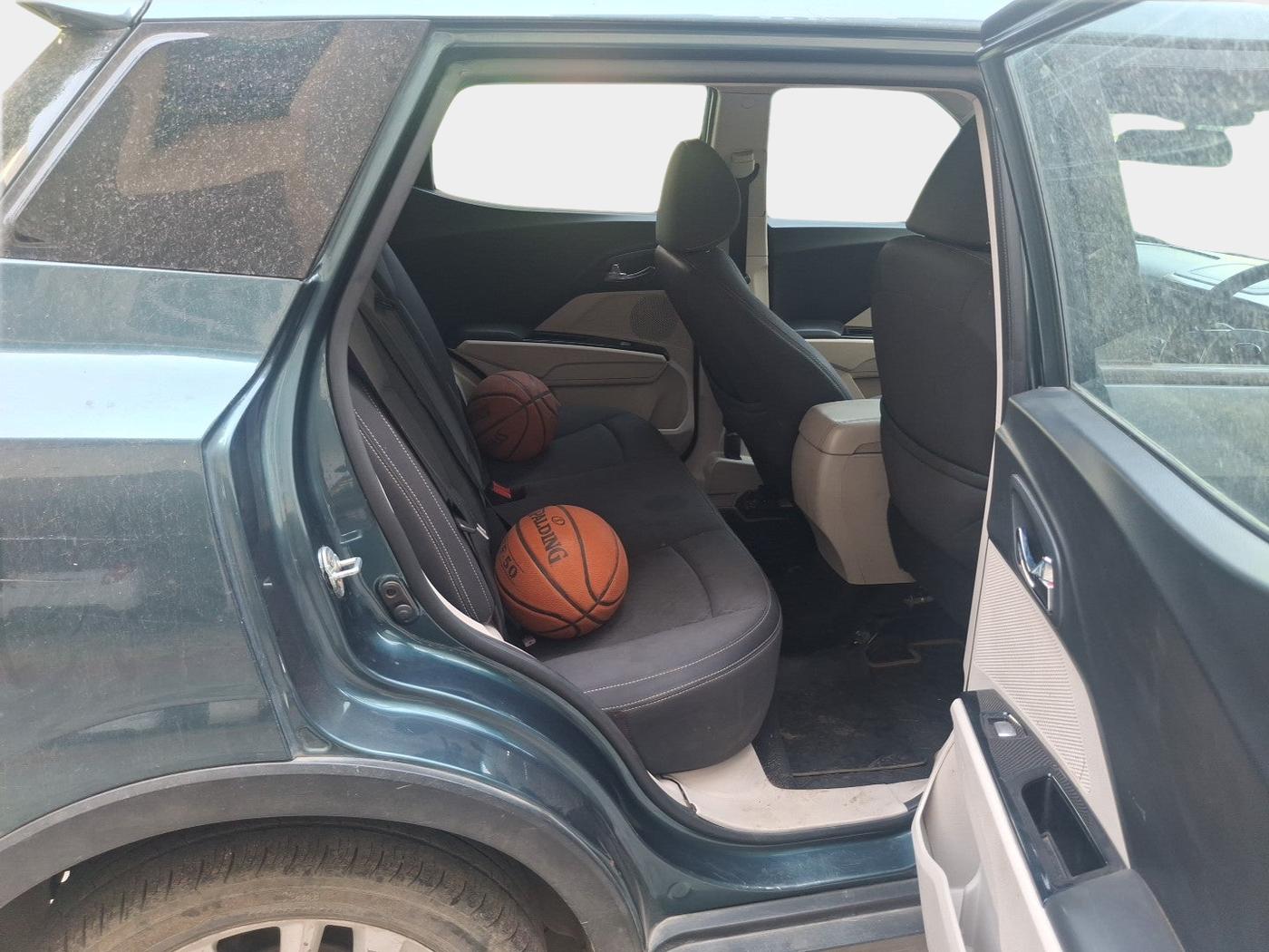 2019 Mahindra XUV300 W8 1.2 PETROL, Petrol, Manual, 57,199 km, interior