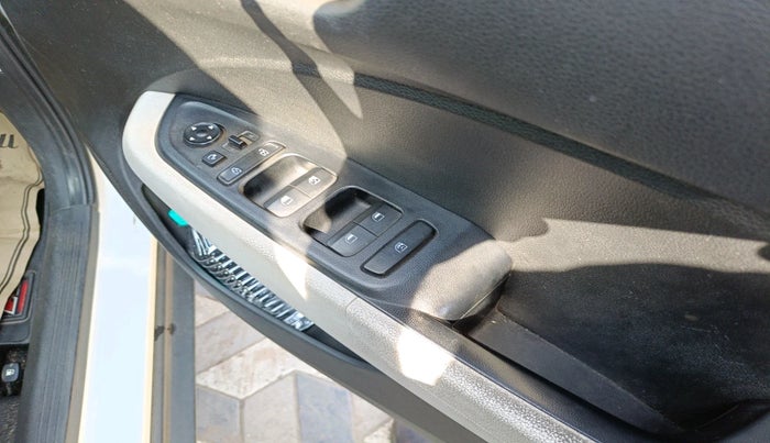 2022 Hyundai VENUE SX 1.5 CRDI, Diesel, Manual, 56,958 km, interior