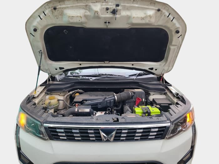 2022 Mahindra XUV300 W8 (O) 1.2 PETROL, Petrol, Manual, 1,04,670 km, exterior