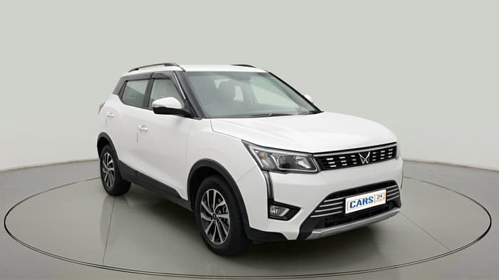 2022 Mahindra XUV300 W8 (O) 1.2 PETROL, Petrol, Manual, 1,04,670 km, exterior