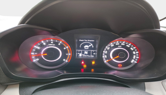 2022 Mahindra XUV300 W8 (O) 1.2 PETROL, Petrol, Manual, 1,04,670 km, interior