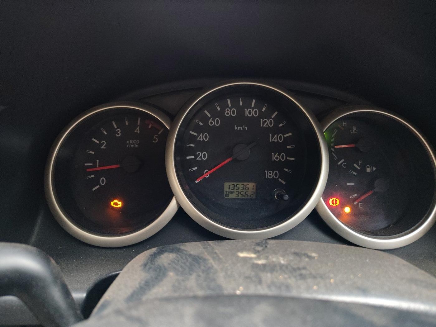 2010 Ford Endeavour 3.0L 4X4 AT, Diesel, Automatic, 1,35,361 km, interior