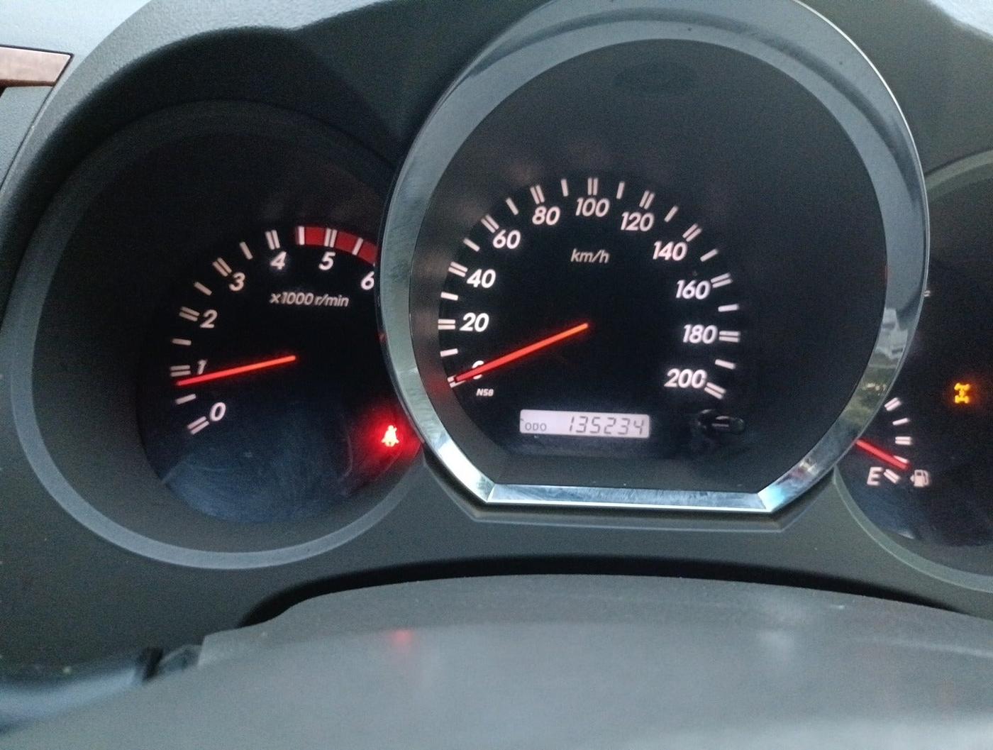 2010 Toyota Fortuner 3.0 4X4 MT, Diesel, Manual, 1,35,234 km, interior