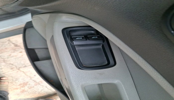 2015 Ford Ecosport AMBIENTE 1.5L PETROL, Petrol, Manual, 1,00,001 km, interior