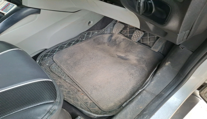 2015 Ford Ecosport AMBIENTE 1.5L PETROL, Petrol, Manual, 1,00,001 km, interior