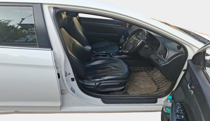 2019 Hyundai New Elantra 2.0 SX MT PETROL, Petrol, Manual, 71,948 km, interior