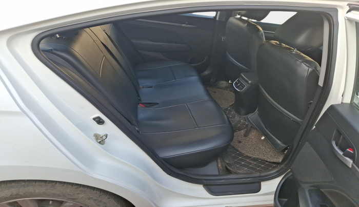 2019 Hyundai New Elantra 2.0 SX MT PETROL, Petrol, Manual, 71,948 km, interior