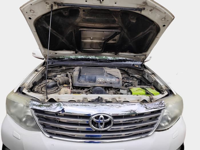 2013 Toyota Fortuner 3.0 4X2 AT, Diesel, Automatic, 1,39,568 km, exterior