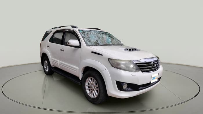 2013 Toyota Fortuner 3.0 4X2 AT, Diesel, Automatic, 1,39,568 km, exterior