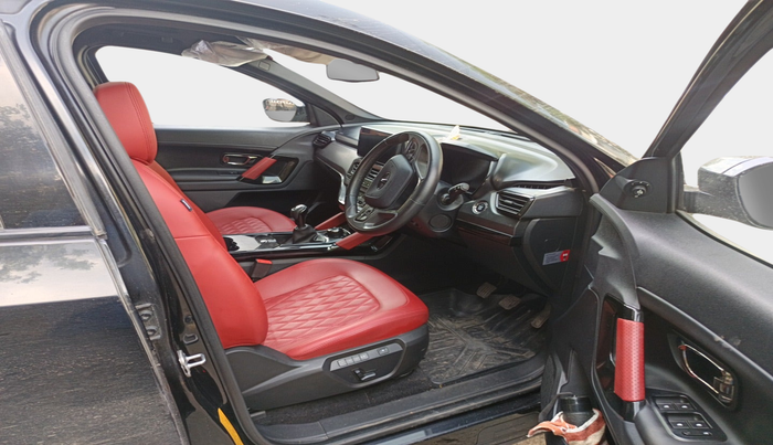 2023 Tata Harrier XZ PLUS RED DARK EDITION, Diesel, Manual, 17,726 km, interior